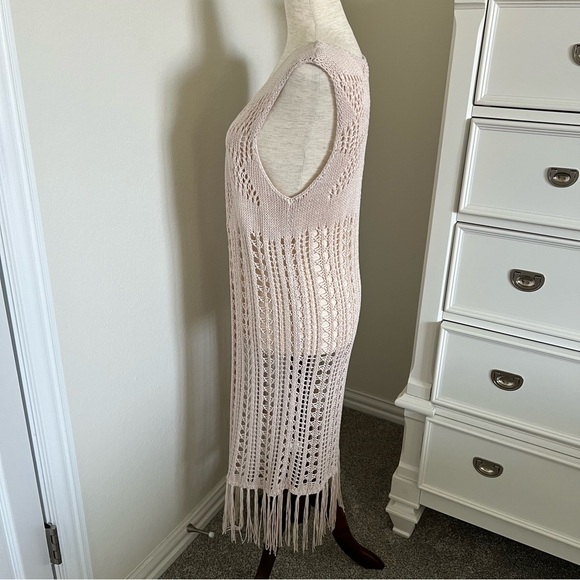 NWOT Crochet Vest - Picture 4 of 8